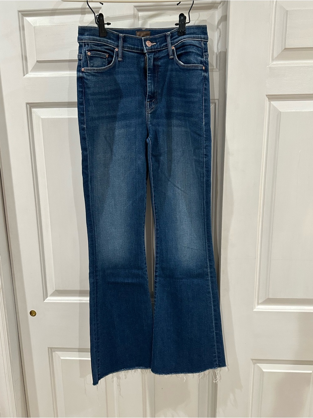 Weekender Fray Mid Rise MOTHER Flare Jeans
